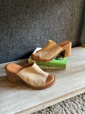 Simona Rossi Made in Italy Genuine Suede Open Toe Mules with Block Heels in Tan